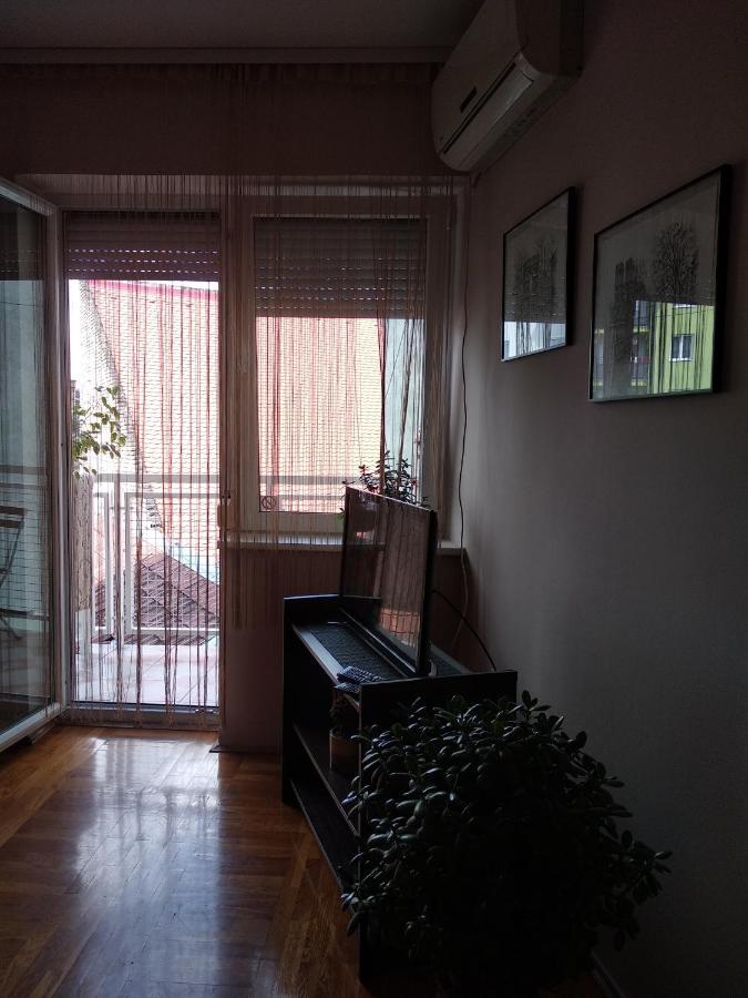 Momo'S Studio Apartment Subotica Exteriör bild